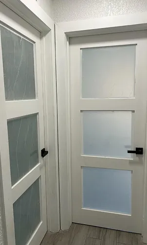 Oak entrance door installation