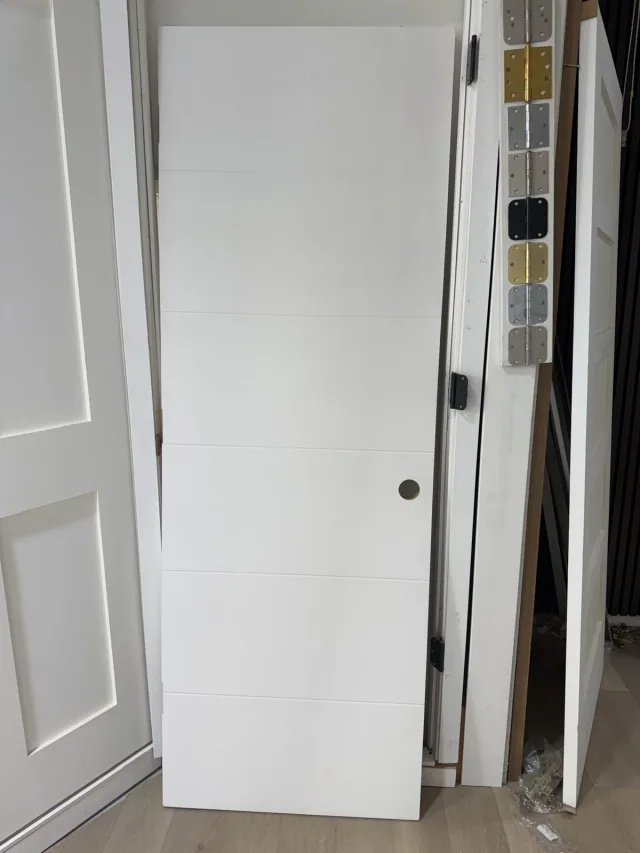 Hallow Core Melrouse Door